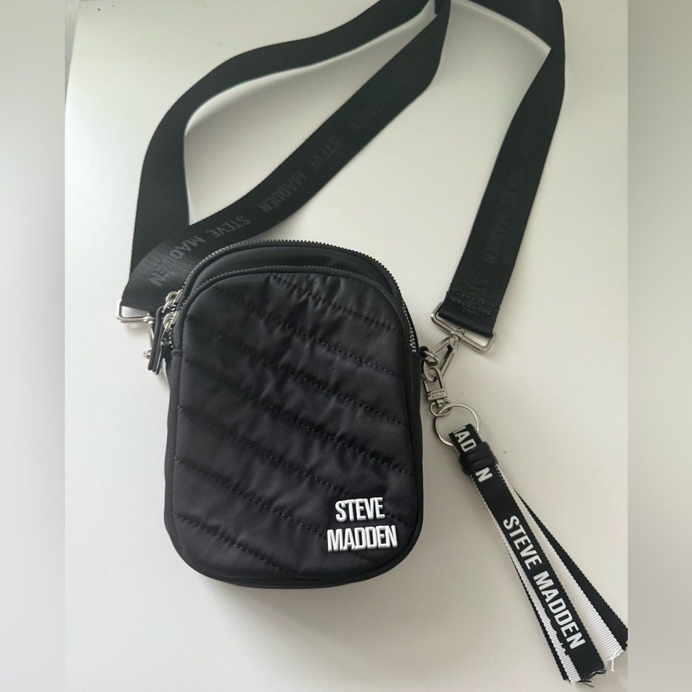 Steve Madden Black Belt Bag Sleek Modern Design